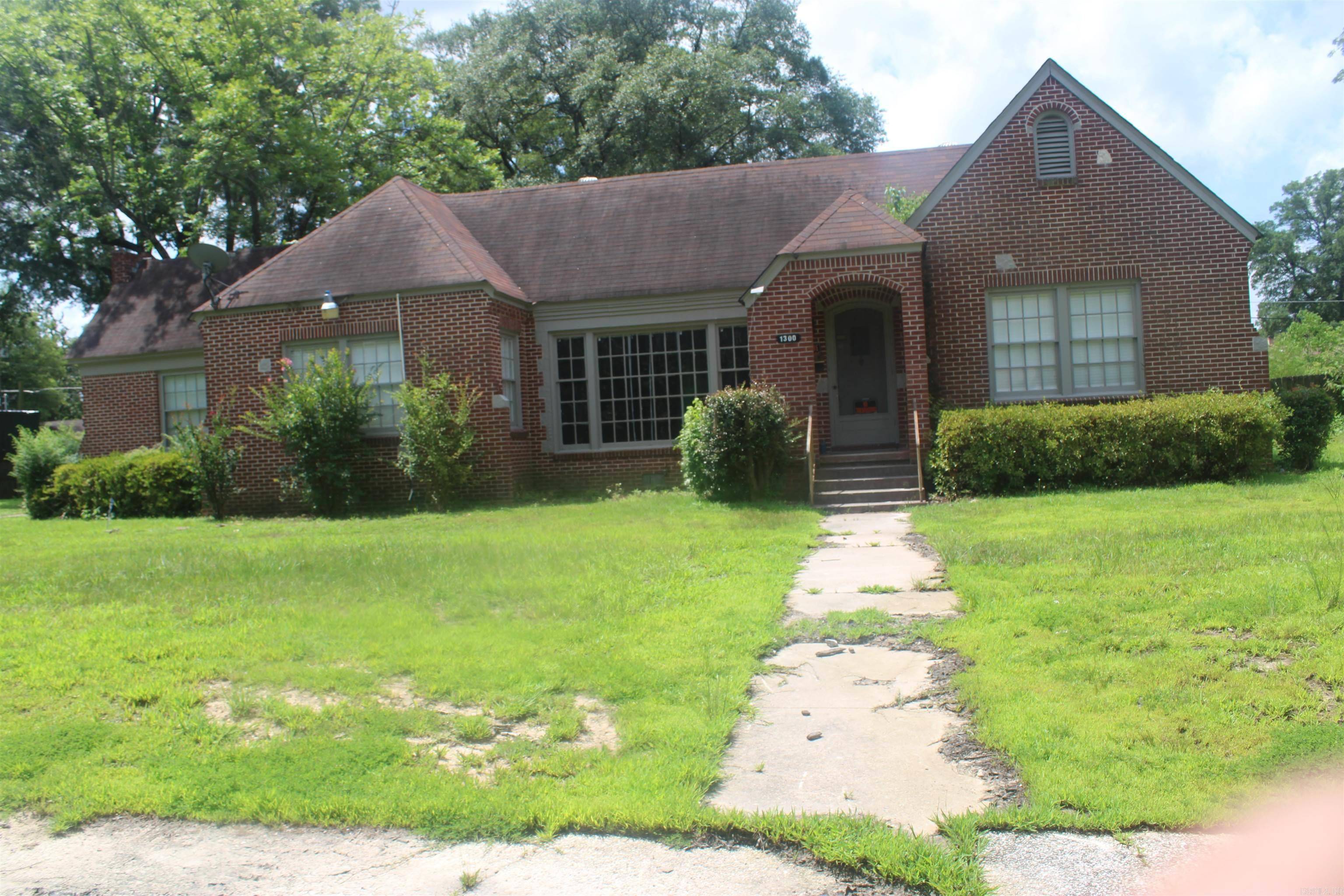 1300 W 28Th Avenue, Pine Bluff, AR 71603