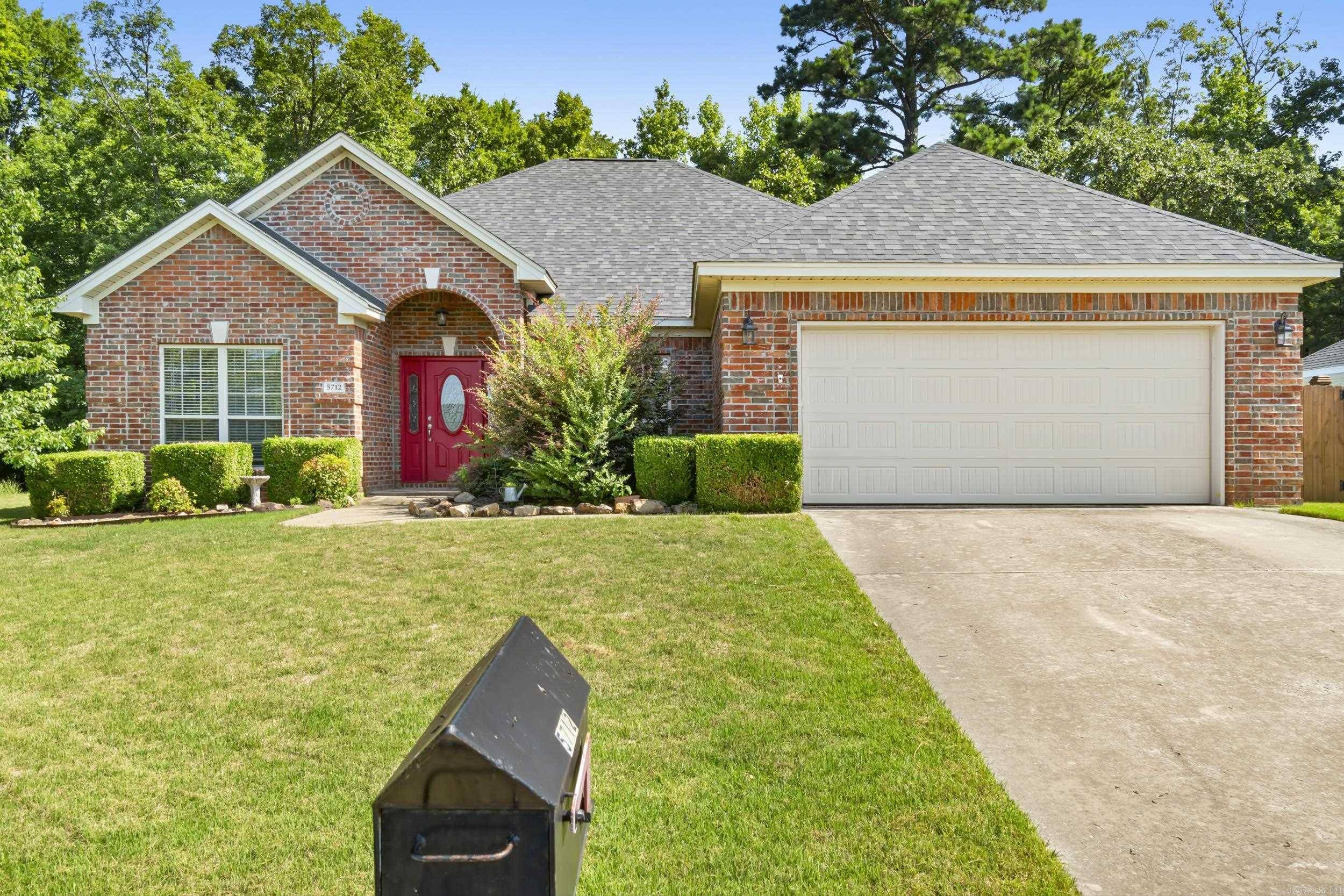 5712 Heritage Heights Drive, Benton, AR 72019