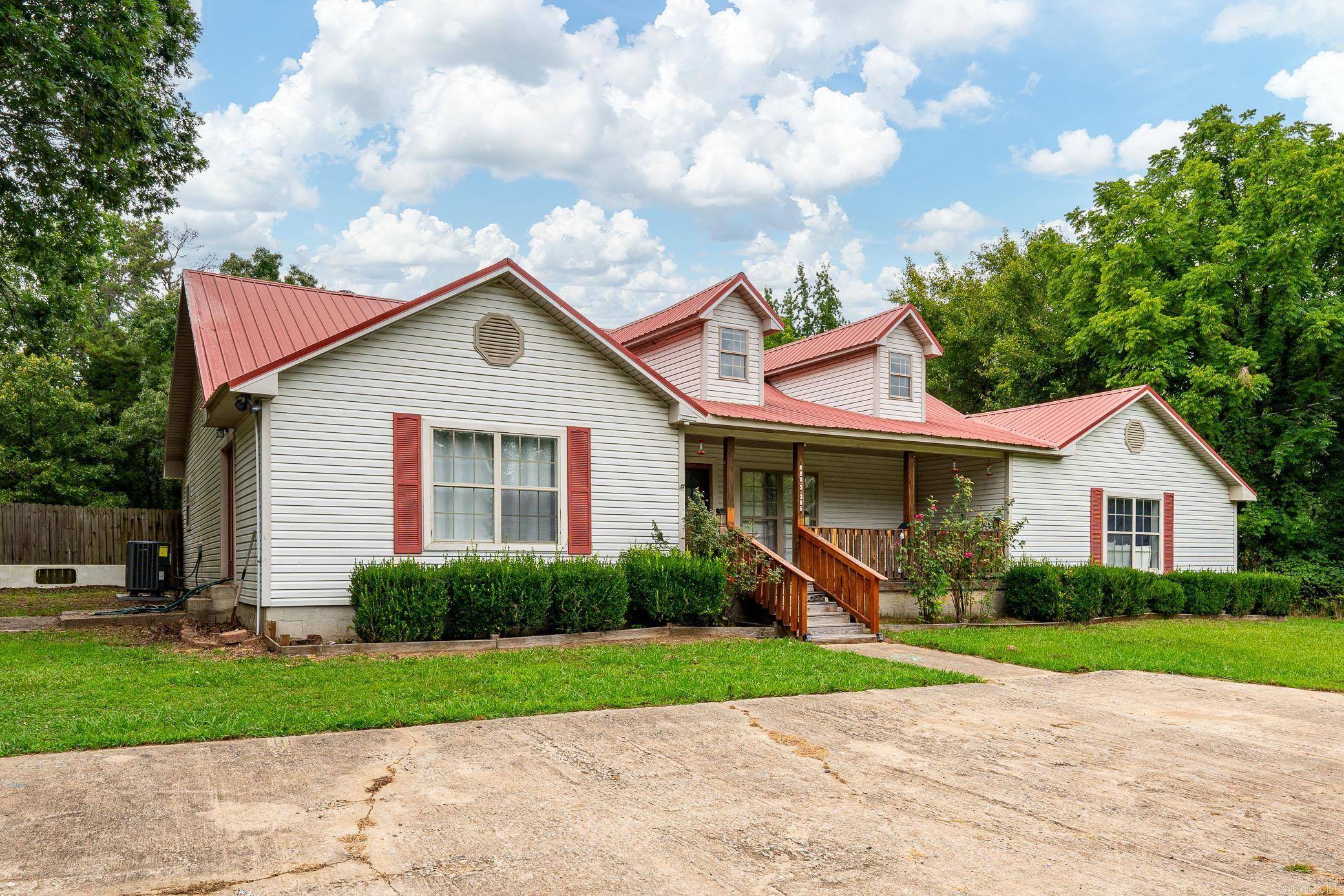 Searcy, AR 72143