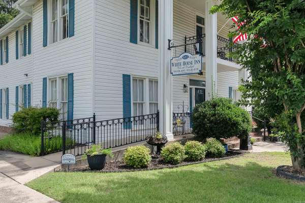 Paragould, AR 72450,611 W Court Street