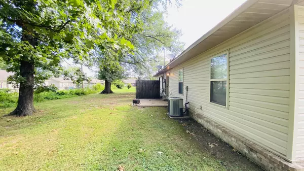 Jacksonville, AR 72076,1044 Gina Circle Unit A-B$925/mo.