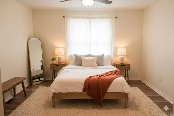 Searcy, AR 72143,102 S Ella