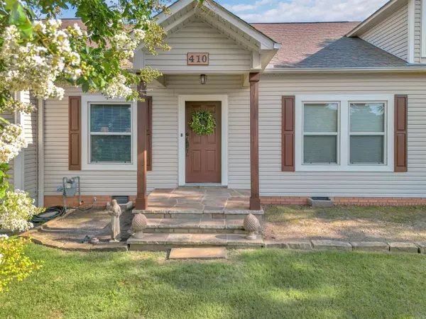 Morrilton, AR 72110,410 E Green Street