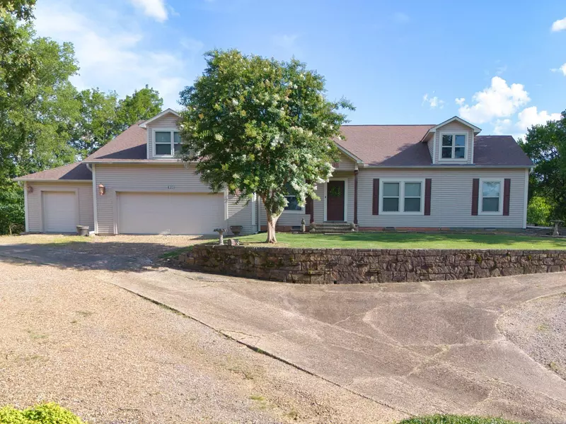 410 E Green Street, Morrilton, AR 72110