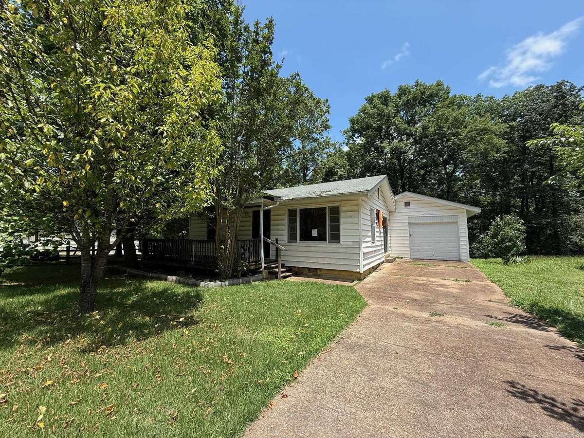 Cherokee Village, AR 72529,13 Huron Drive