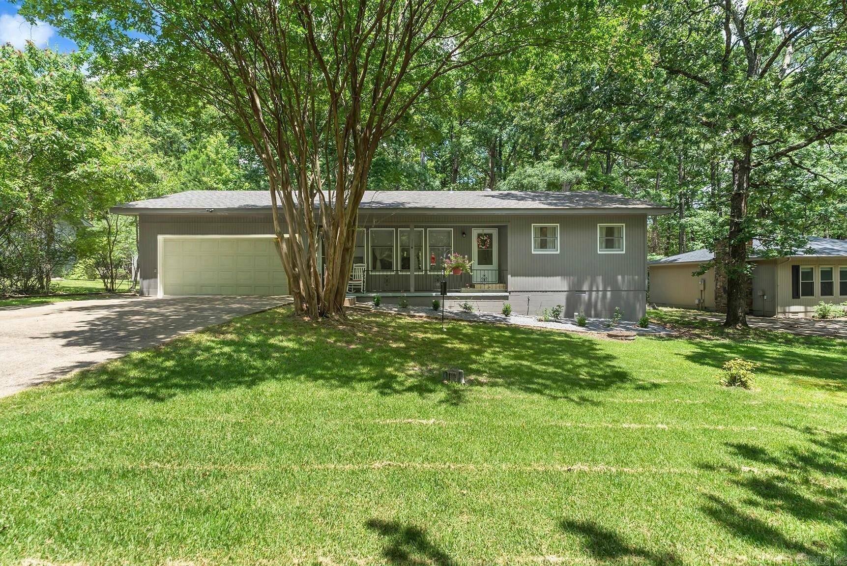 8 Larraga Way, Hot Springs Village, AR 71909-2501