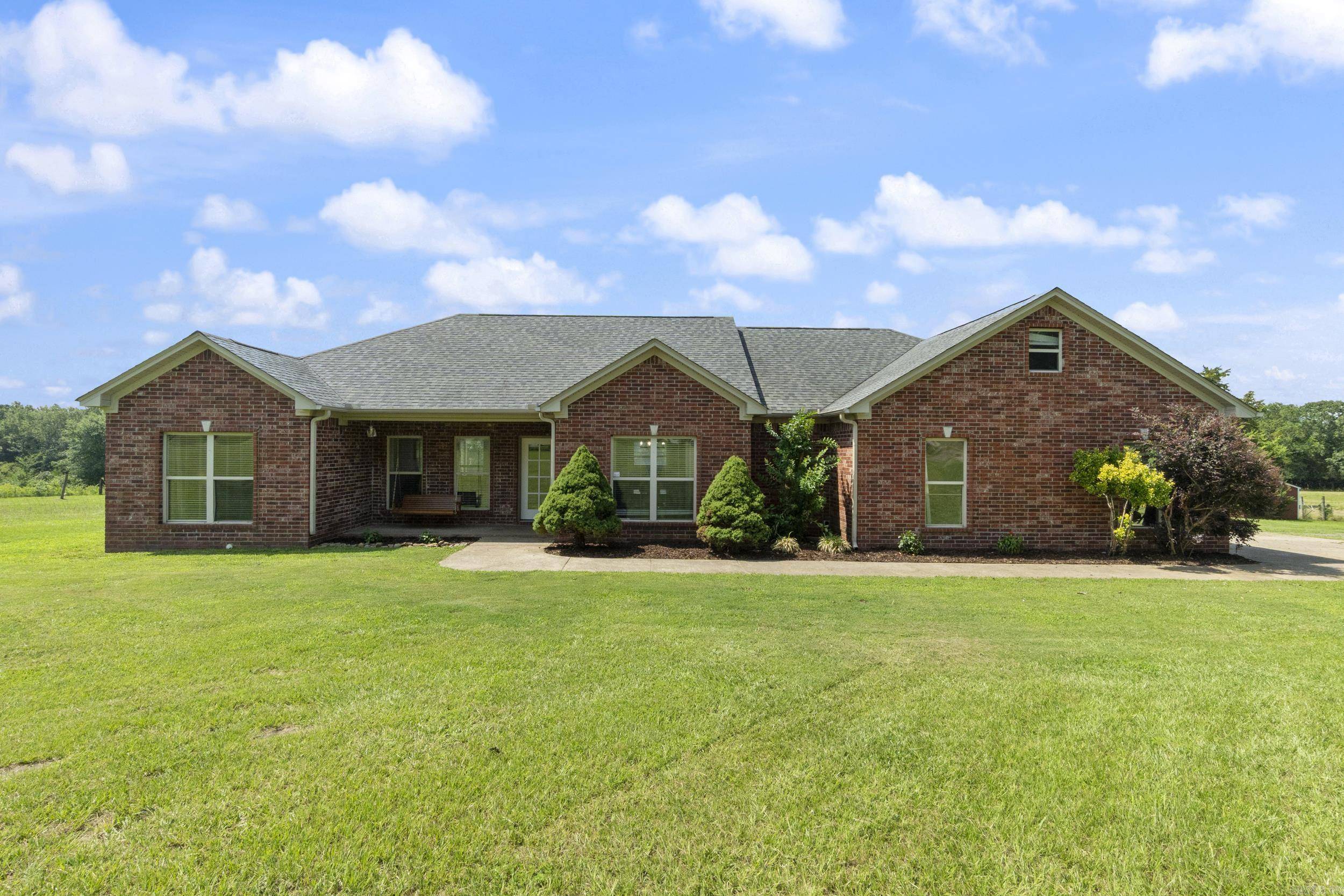 33 Barney Road, Enola, AR 72047