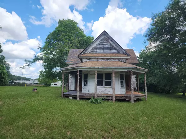 906 Second Street, Mena, AR 71953