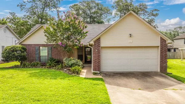 33 Redleaf Circle, Little Rock, AR 72210
