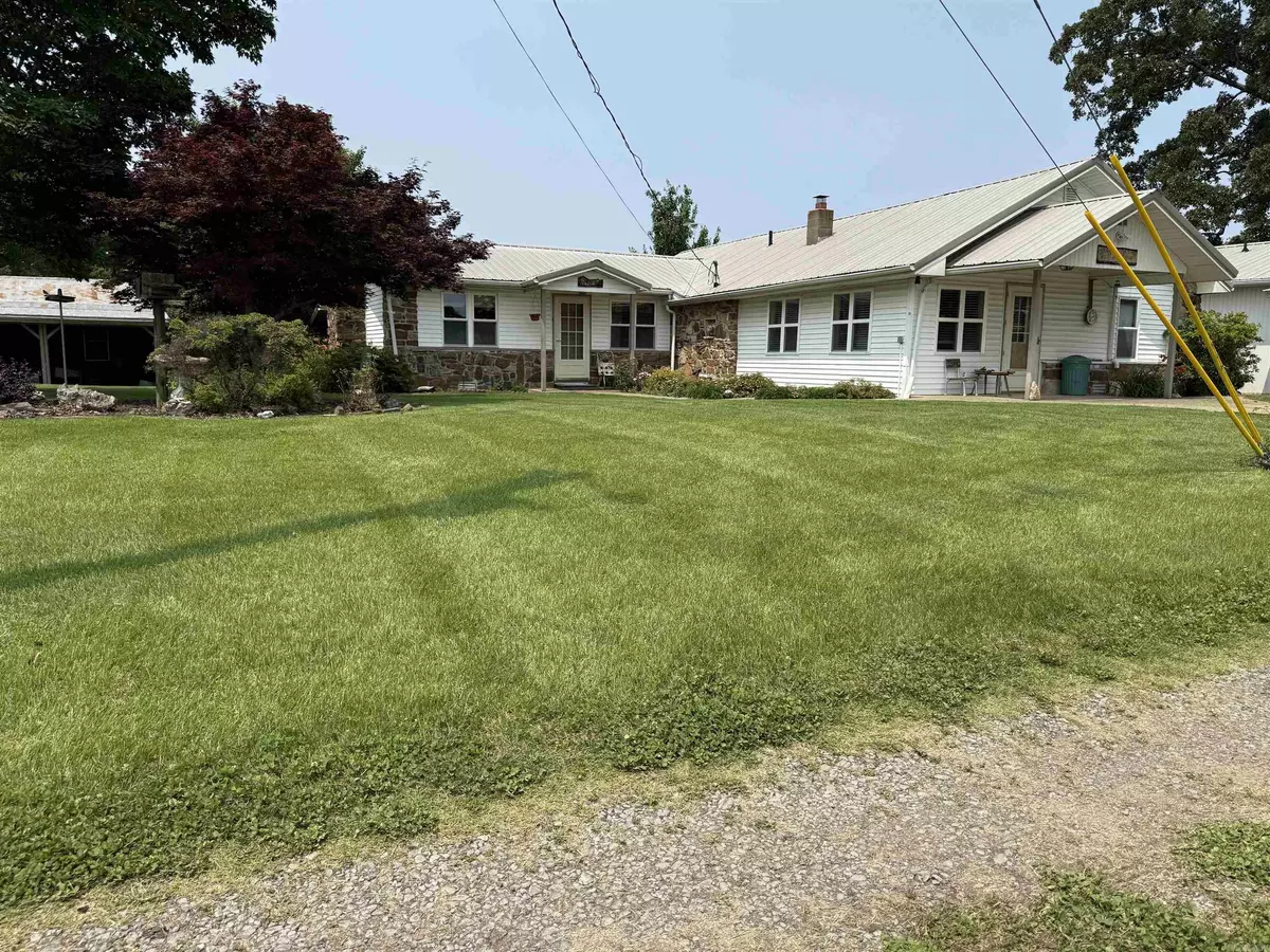 Marshall, AR 72650,925 Uphill Lane