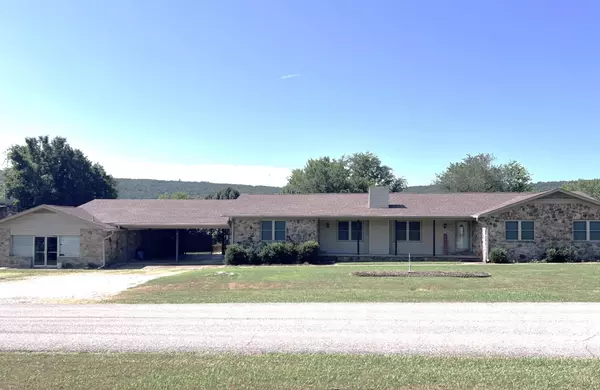 1112 Maple Drive, Mountain View, AR 72560