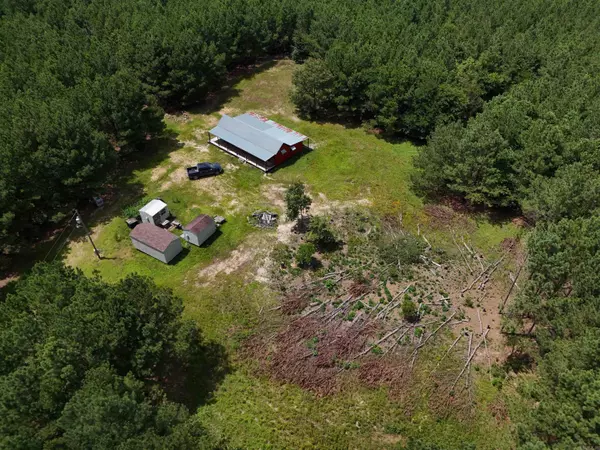 Cove, AR 71937,811 Polk Road 21