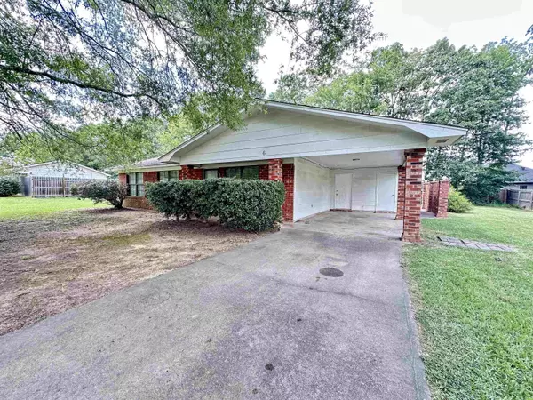 6 Louise Ln, Greenbrier, AR 72058