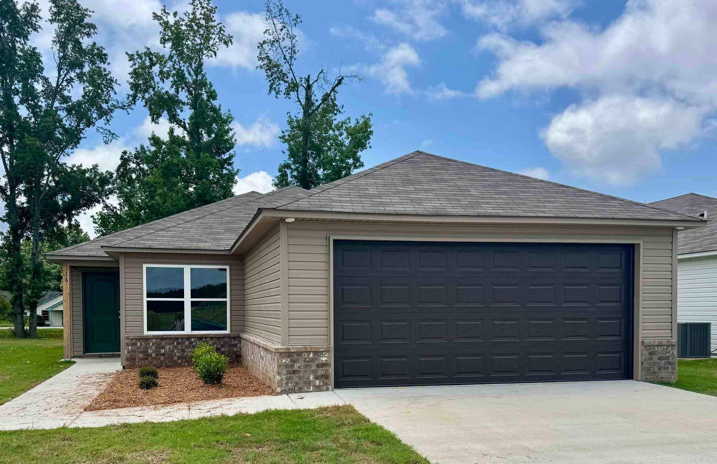 16 Bird House Way, Conway, AR 72032