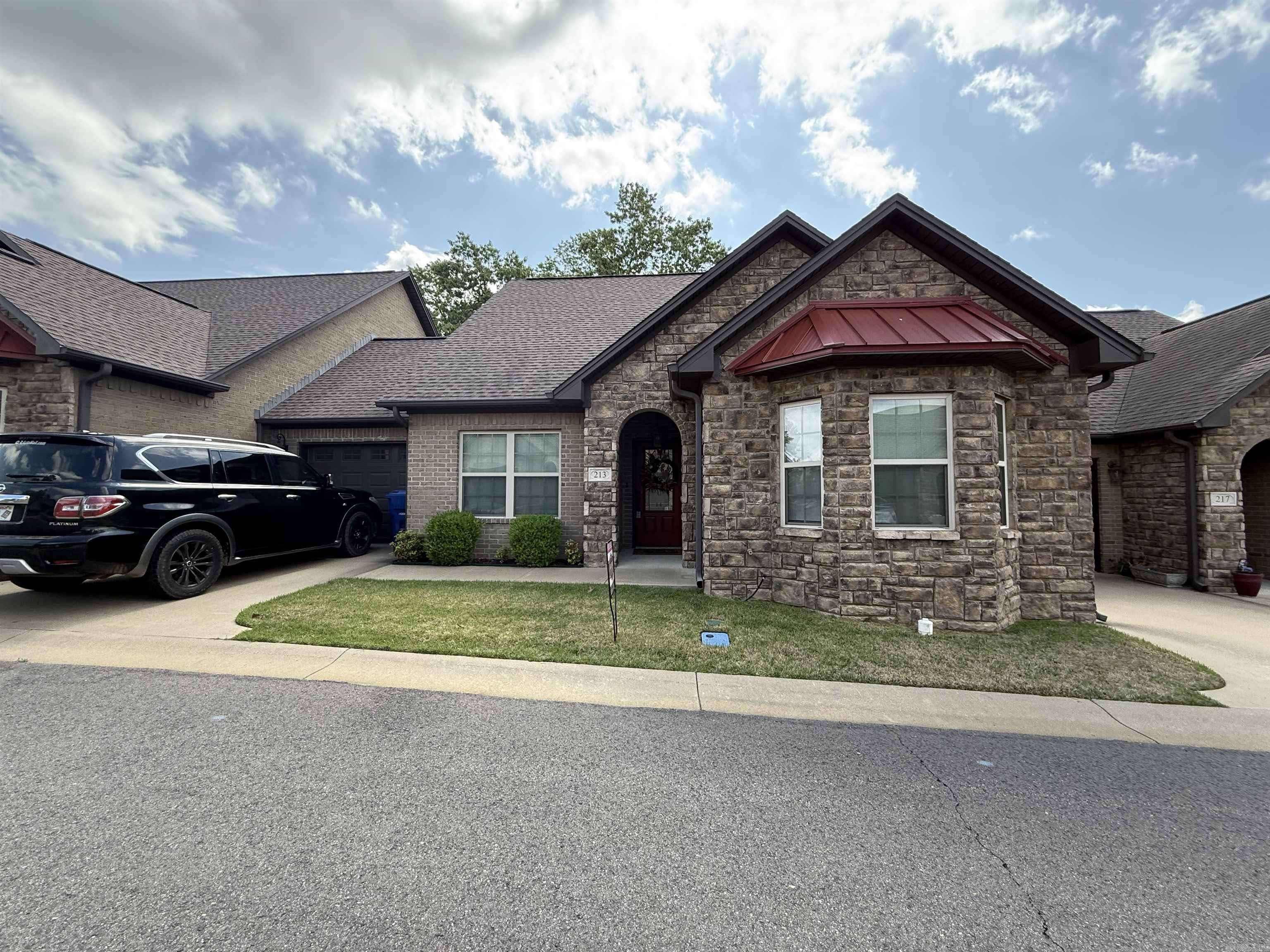 213 Cobblestone Court, Russellville, AR 72802