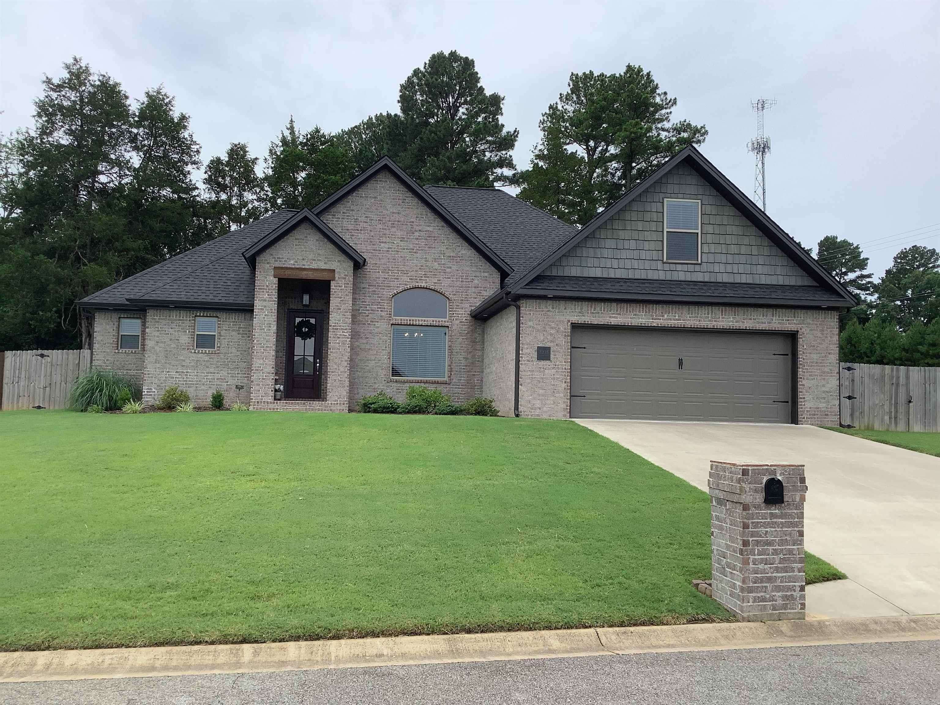3235 Sugar Creek Drive, Searcy, AR 72143