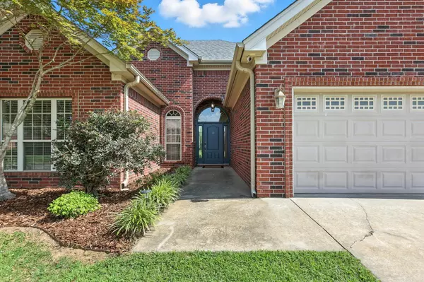 5528 Village Loop, Benton, AR 72019