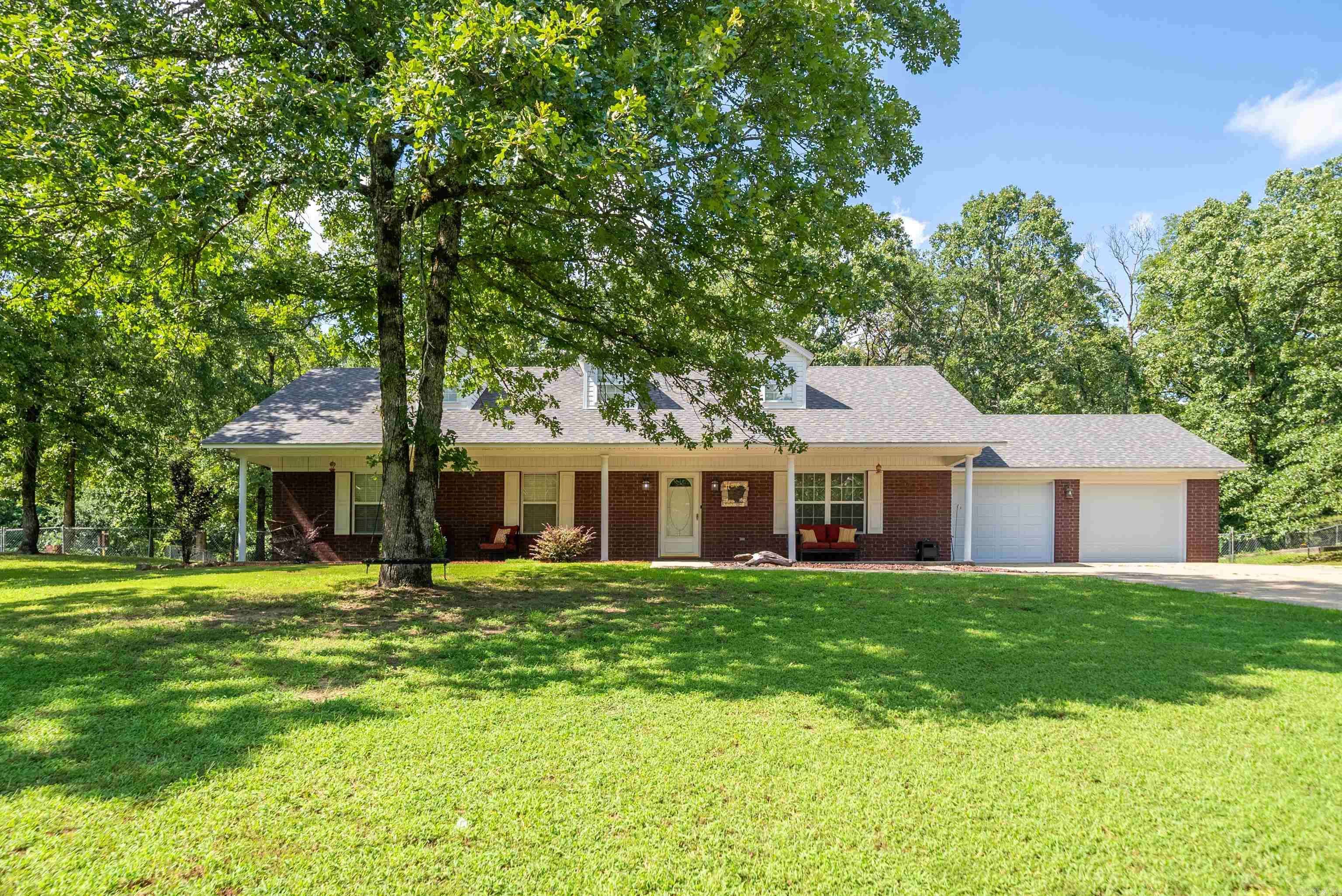 116 Parkway Sq Square, Pearcy, AR 71964