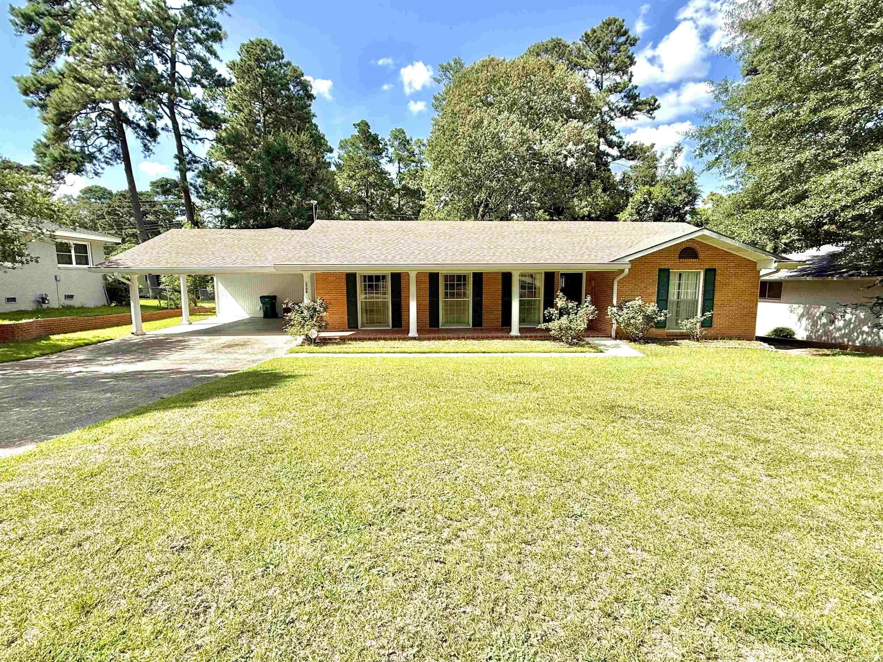 1708 W Cedar Street, El Dorado, AR 71730