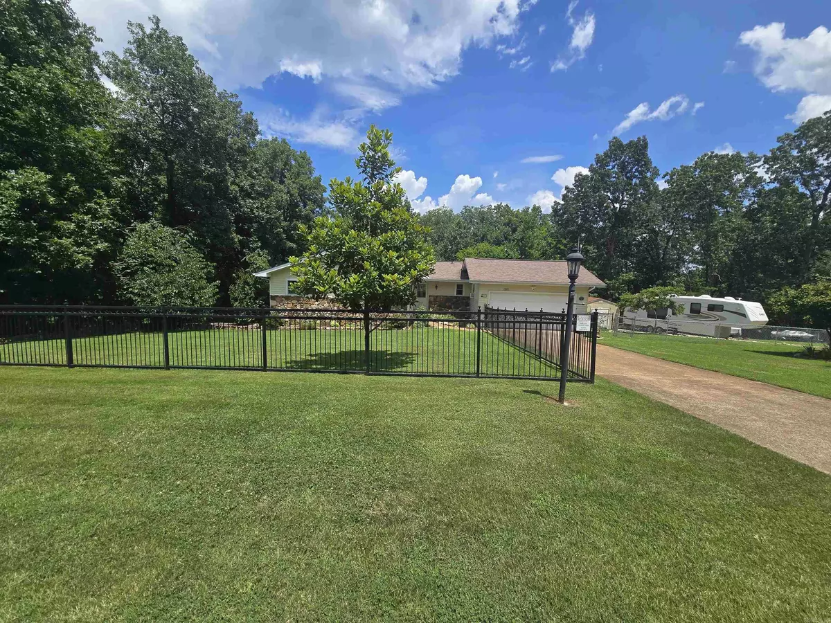 Horseshoe Bend, AR 72512,300 Victoria