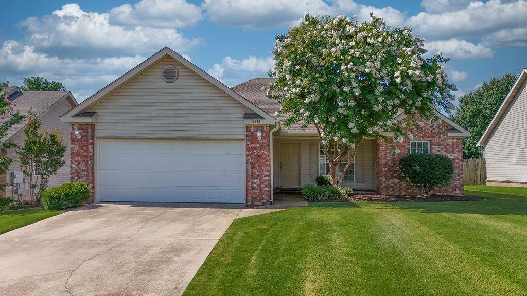 1312 Hemingway, Jonesboro, AR 72405