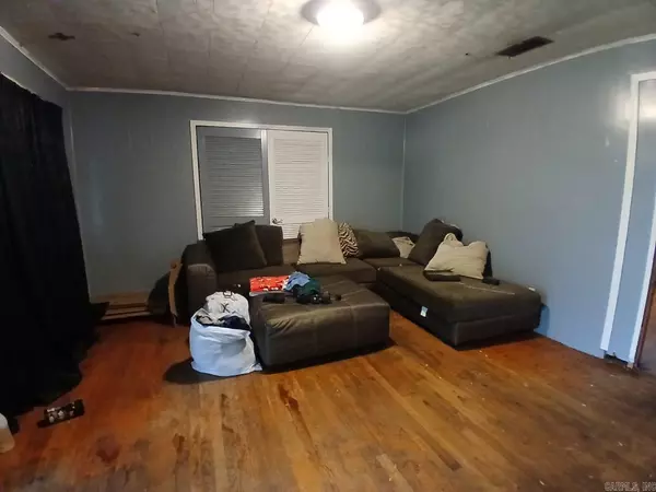Texarkana, AR 71854,923 California Street