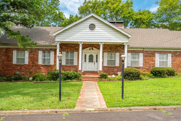 Hot Springs, AR 71913,106 Siesta St