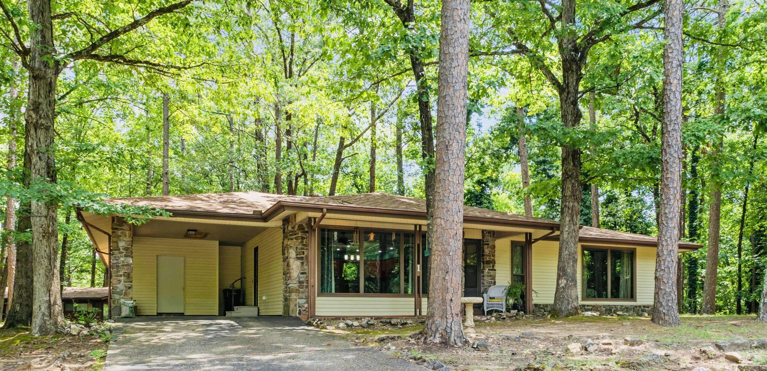1 Herencia Circle, Hot Springs Village, AR 71909