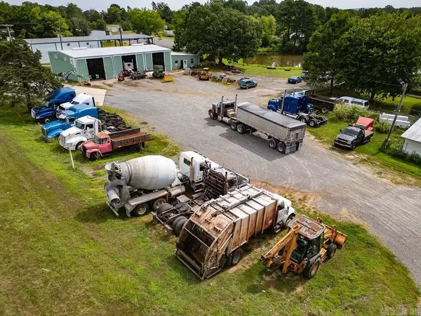 Clinton, AR 72031,2687 Highway 65