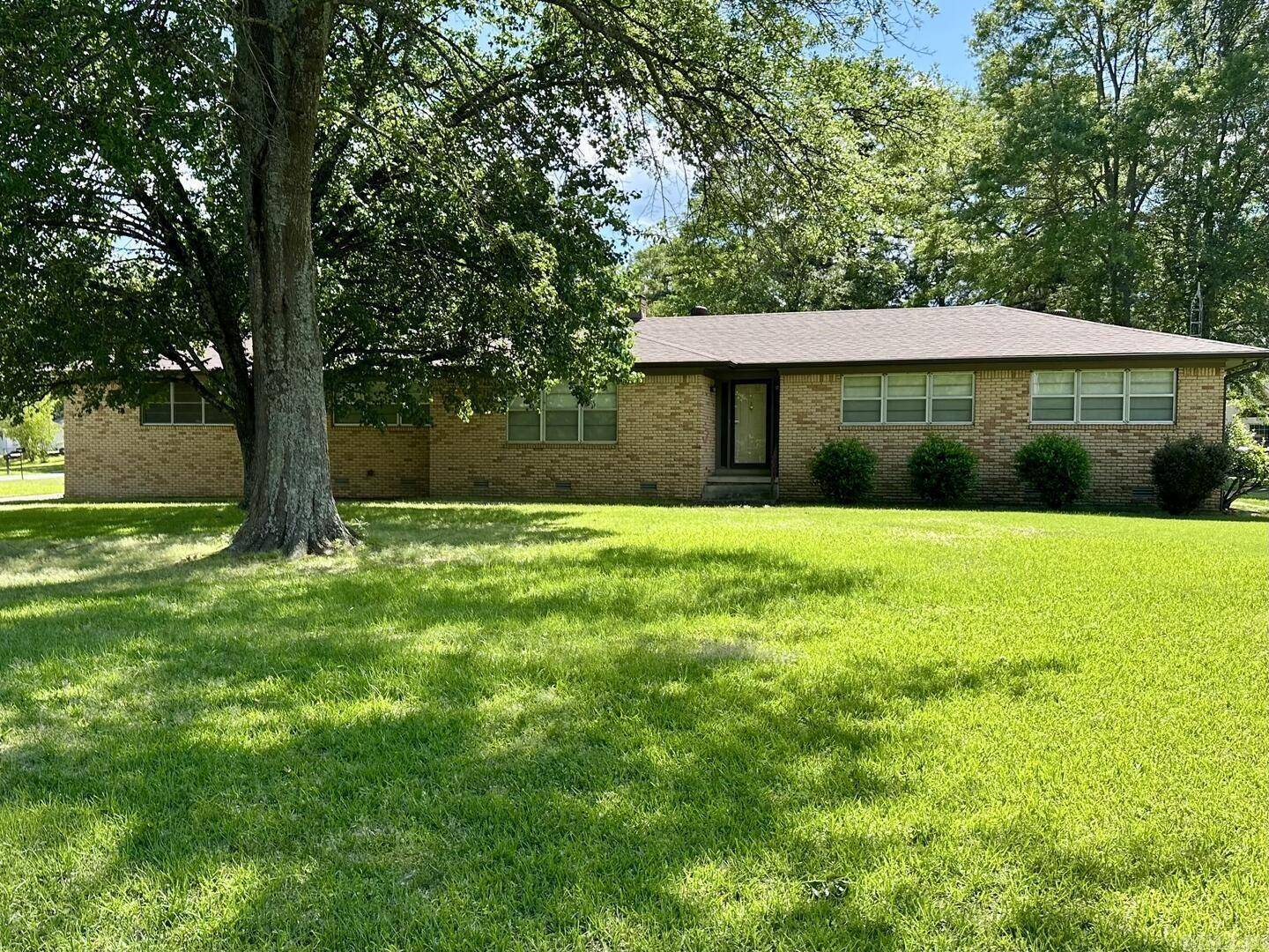 7704 Dollarway Road, White Hall, AR 71602-0000