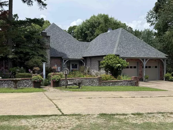 Mountain View, AR 72560,1211 Gayler Street
