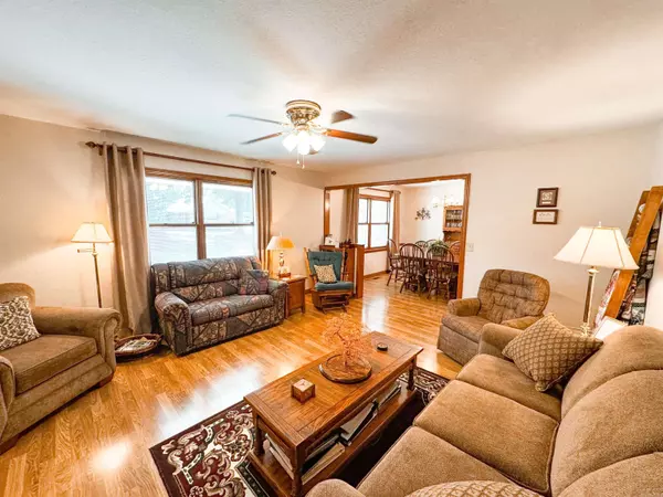 Searcy, AR 72143,305 Live Oak