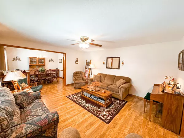 Searcy, AR 72143,305 Live Oak