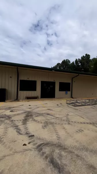 30 Warpath Drive, Cherokee Village, AR 72529