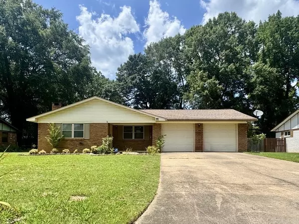 216 Berkshire Cir, Jacksonville, AR 72076