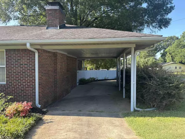 Searcy, AR 72143,1411 W Arch Avenue