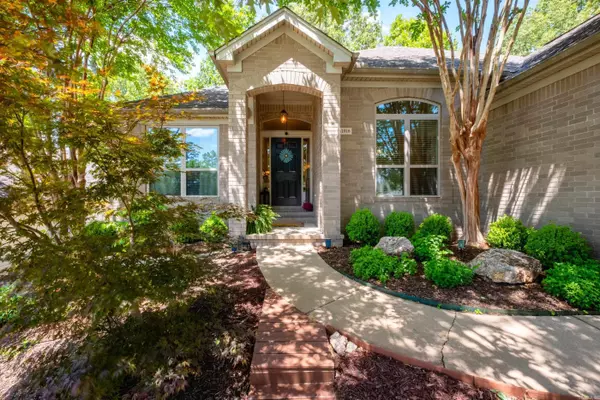 11918 Shady Ridge Drive, Little Rock, AR 72211