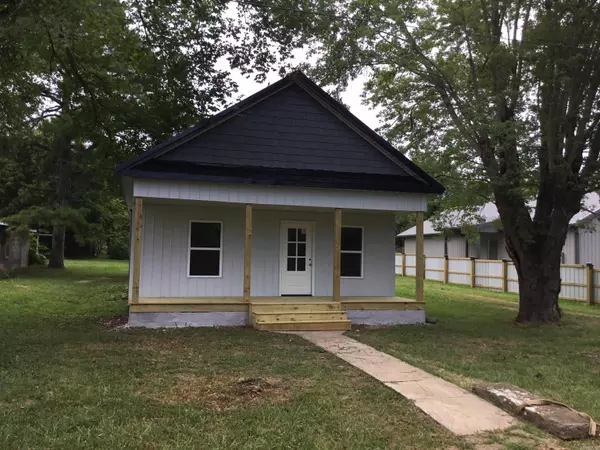 Leslie, AR 72645,610 Cypress Street