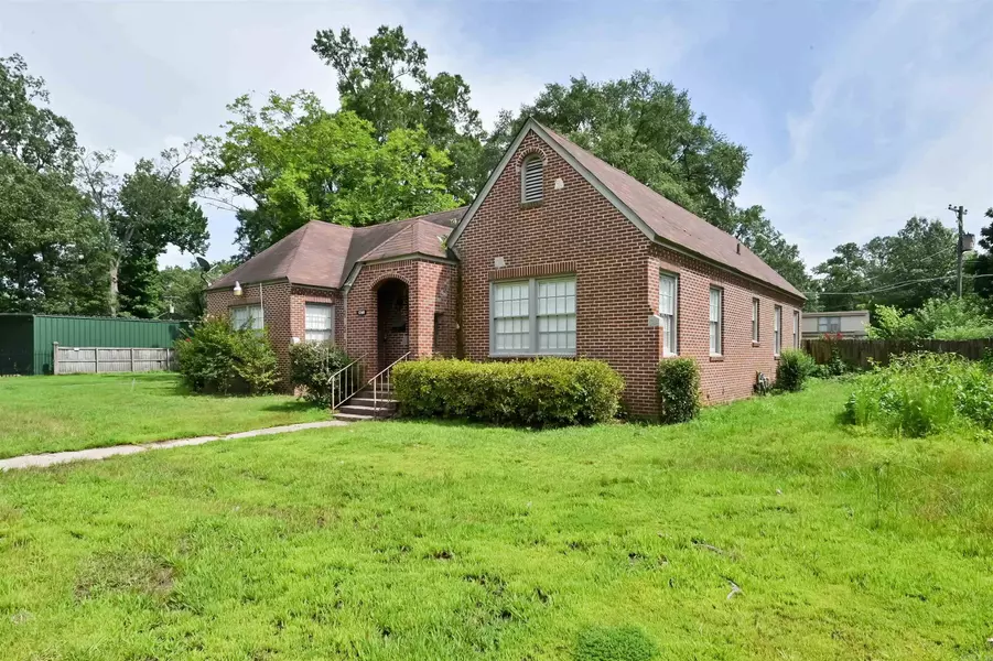 1300 W 28th Avenue, Pine Bluff, AR 71603