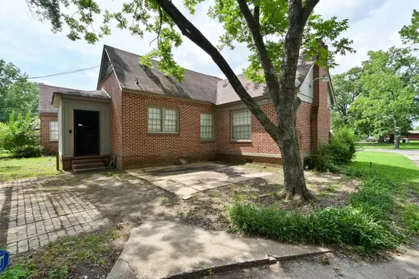Pine Bluff, AR 71603,1300 W 28th Avenue