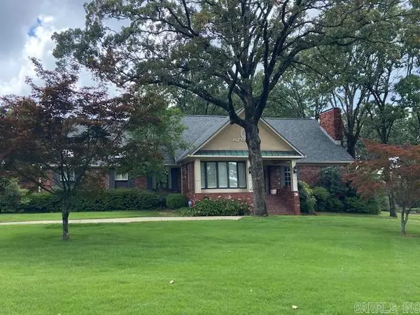 84 Robinwood Drive,  Little Rock,  AR 72227