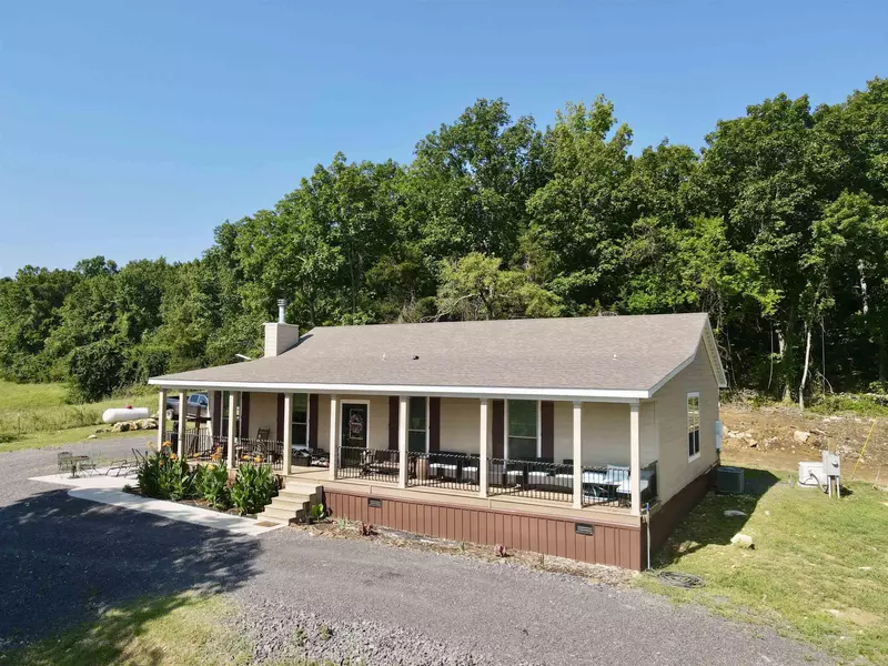 2172 Wiley's Cove Rd., Leslie, AR 72645