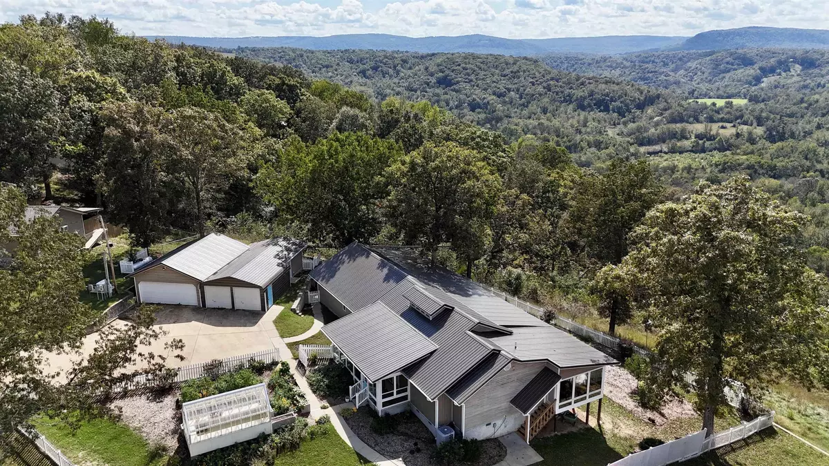 Mountain View, AR 72560,992 Double Bridge Loop