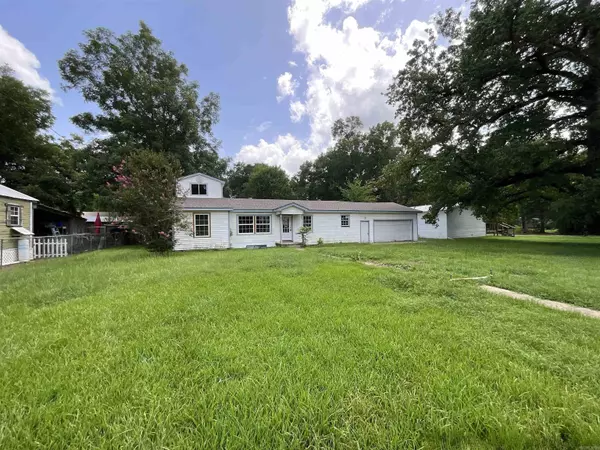308 E Douglas, Jefferson, TX 75657