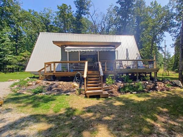 Horseshoe Bend, AR 72512-3933,909 Arkansas Avenue