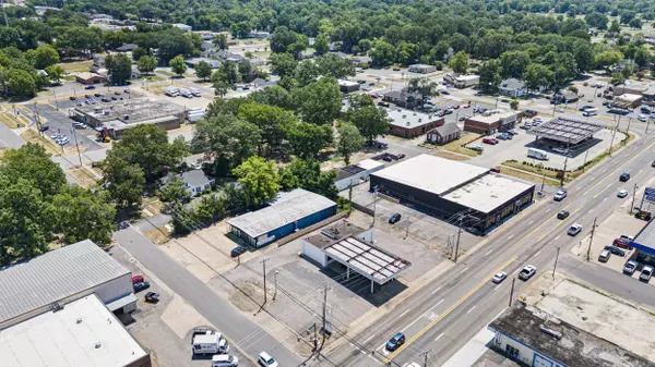 Russellville, AR 72801,203 S Arkansas Ave