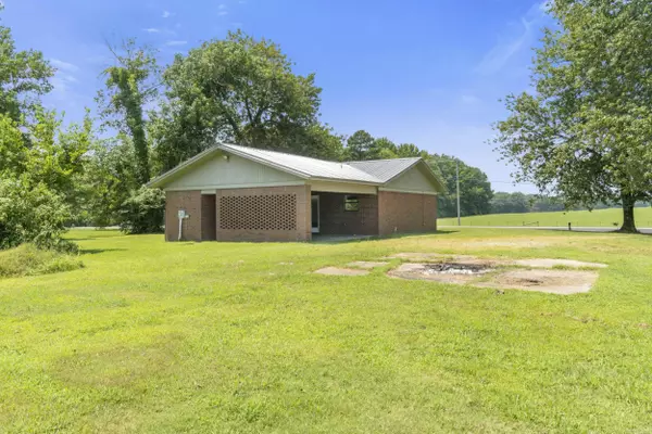 Bald Knob, AR 72010,182 N Highway 167