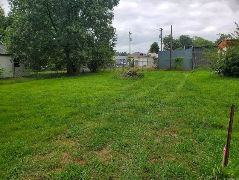 792 N Moore Avenue, Piggott, AR 72454