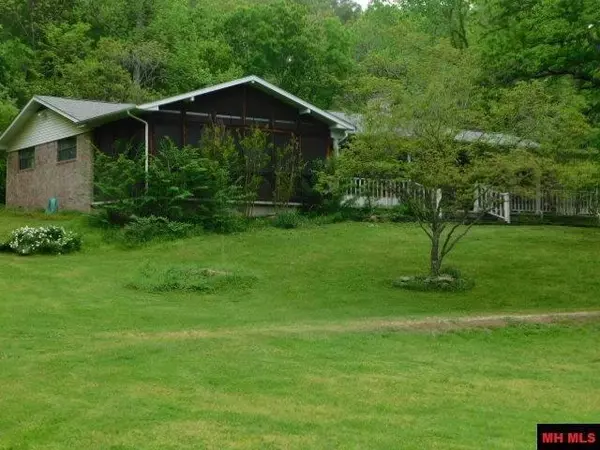 525 Driftwood Drive, Pineville, AR 72566