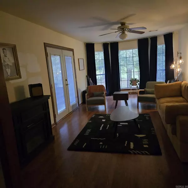 Greenbrier, AR 72058,9 Mountain Grove
